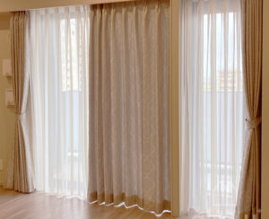 モダンで可愛らしいカーテン＆シェードスタイル