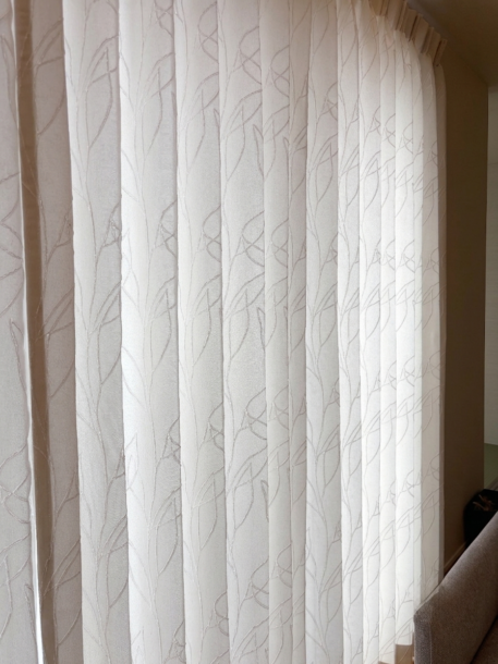 織の特徴をインテリアに合わせて